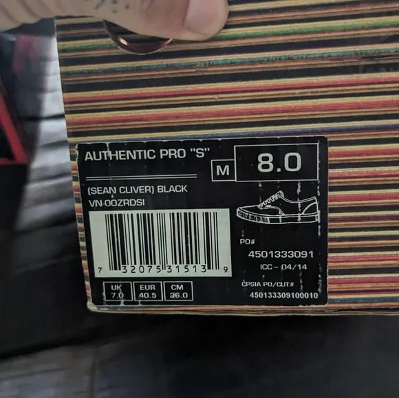 Vans - Picture 3 of 3